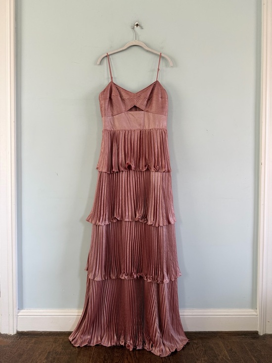 NWT Dress The Population Zahrah Tiered Pleated Rose Pink Metallic Satin Gown - Picture 5 of 10